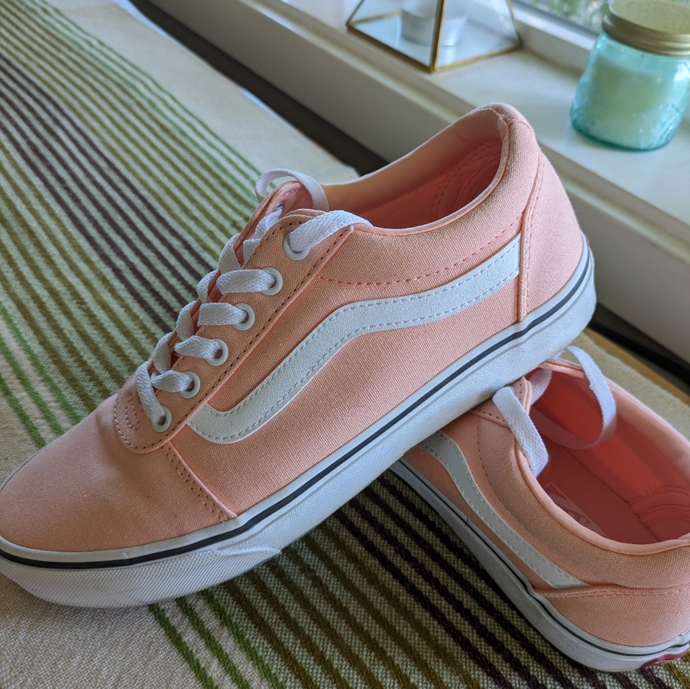 Vans Ward Low Top Sneakers, Sz 9.5 Women's, Peachy pink